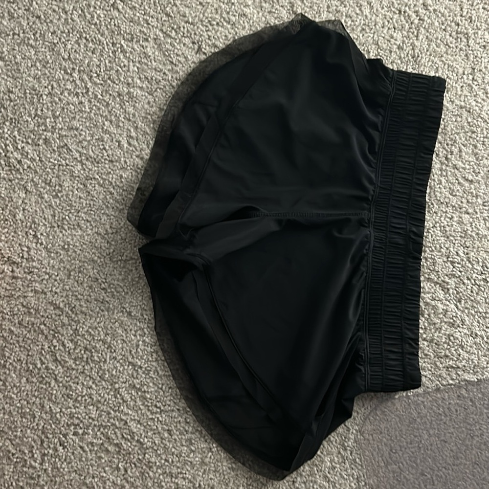 Black Size 6 Lululemon shorts 2.5” inseam